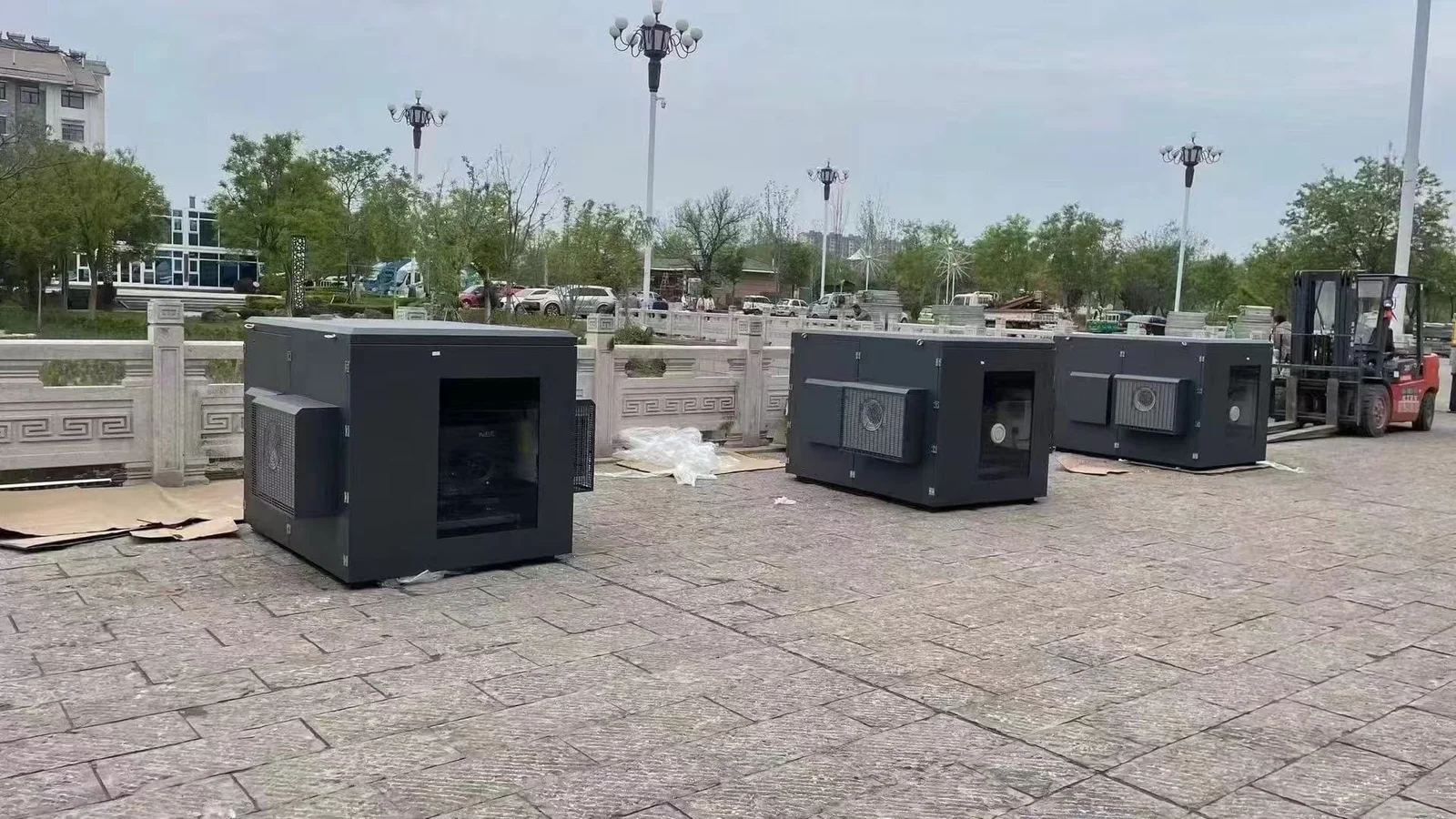 Packaging and shipping enclosures